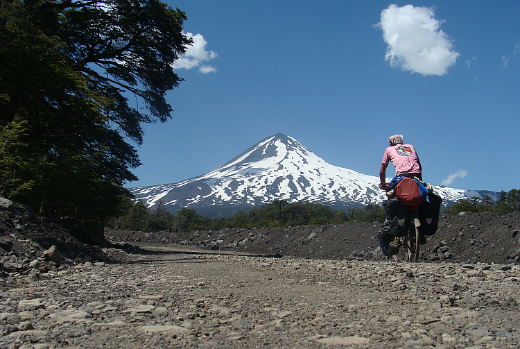 On the way to the LLaima volcano