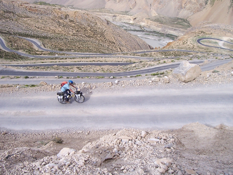 The 21 Gata Loops bring us to the Lachlung La